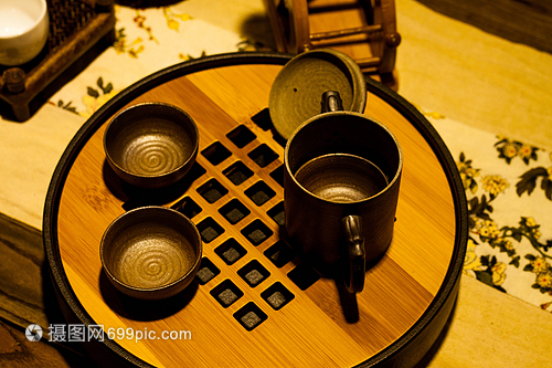 茶具与化妆品 传统雅韵与现代时尚的交融